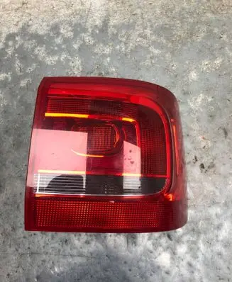 Volkswagen Touran II Rear/tail lights 1T0945096R-BILI 1T0945096R