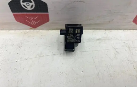 BMW 5 F10 F11 Airbag deployment crash/impact sensor 9224177 130918 11522