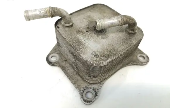 Mazda 6 Oil filter mounting bracket