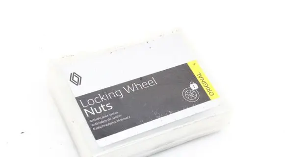 Renault Arkana Anti-theft wheel nuts and lock 402452897R