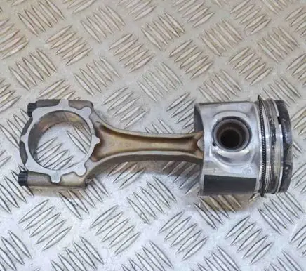 Toyota Auris 150 Piston 