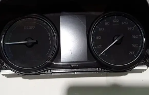 Mitsubishi Outlander Speedometer (instrument cluster) 8100B905