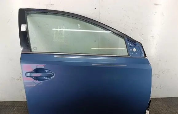 Toyota Auris E210 Front door 8U6