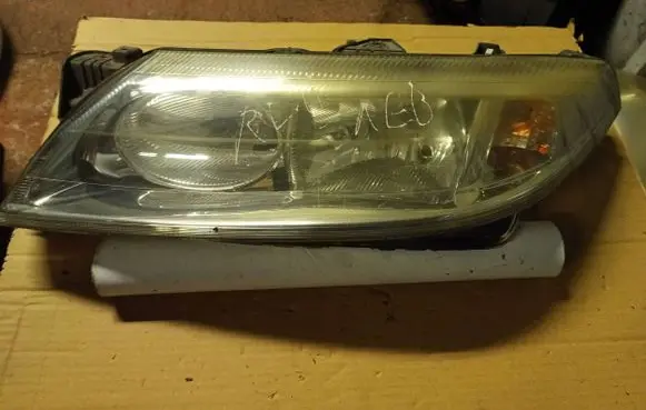 Renault Laguna II Headlight/headlamp 8200002845