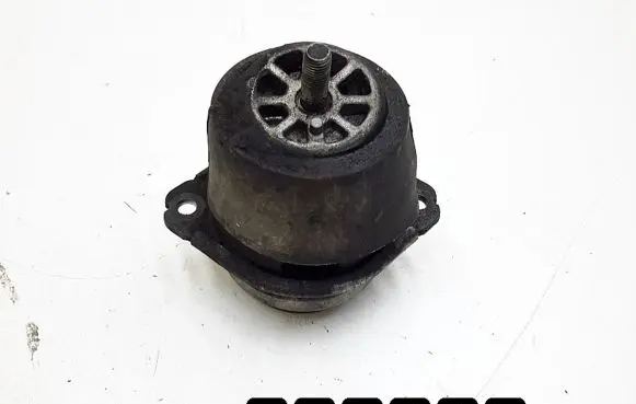 Toyota RAV 4 (XA30) Engine mount bracket 7l6199131c