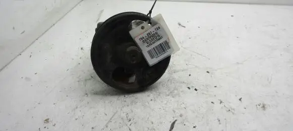 Nissan Pathfinder R51 Power steering pump mounting bracket r651099801