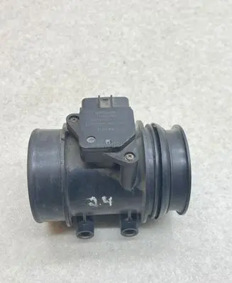 Volvo V70 Mass air flow meter 9202199 MB1974080040