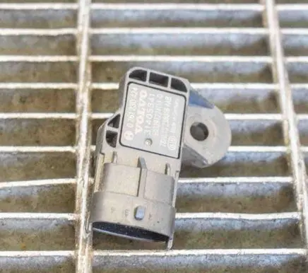 Volvo XC90 Air pressure sensor 0261230424 31405341