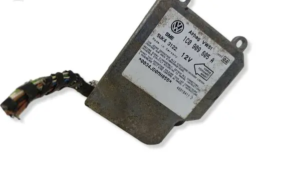 Volkswagen Golf IV Airbag control unit/module 1C0909605A