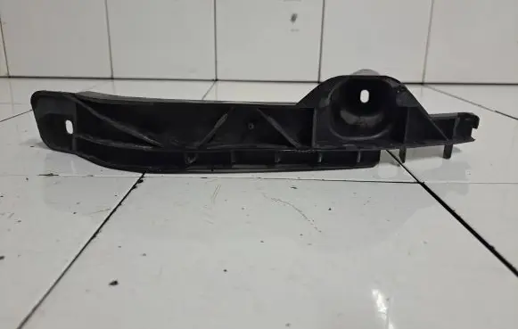 Volkswagen Jetta V Front bumper mounting bracket 1K0807890B