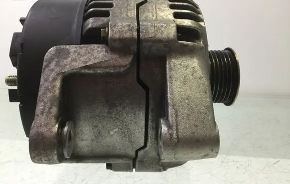 Opel Frontera B Generator/alternator 90506202