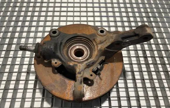 Renault Master II Front wheel hub spindle knuckle