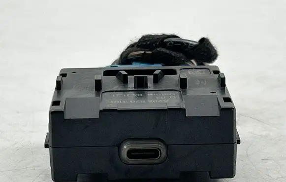 Mercedes-Benz C W206 USB socket connector A2068203101 041121