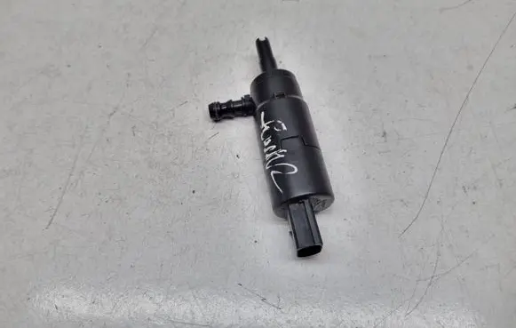 BMW X5 E53 Headlight washer pump 001007