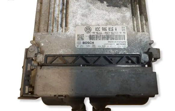 Volkswagen Golf VI Engine control unit/module ECU 0261S04391 03C906016A 03C906016