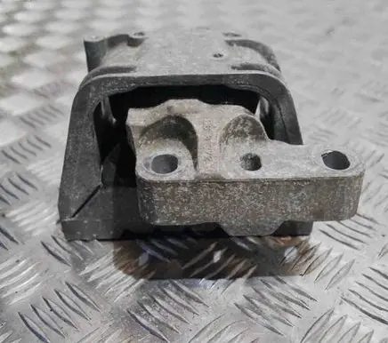 Engine mount bracket