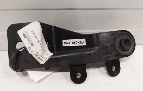 Radiator mount bracket