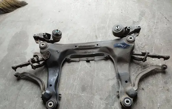 Audi A4 S4 B7 8E 8H Front subframe 8e0399313bd