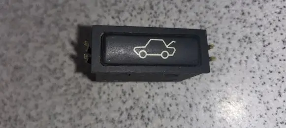 BMW 5 E39 Tailgate opening switch 61318365579