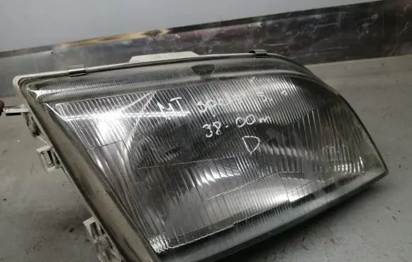 Mitsubishi Space Star Headlight/headlamp