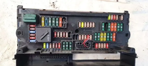BMW 5 F10 F11 Fuse box set 923442101