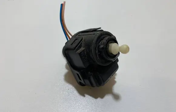 Audi A6 S6 C5 4B Headlight level adjustment motor 4B0941295