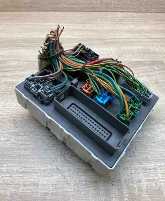 Ford Focus Fuse module 518783402 Used