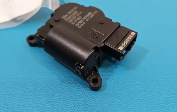 Volkswagen Golf Sportsvan A/C air flow flap actuator/motor 5Q0907511K IMPRK1606916