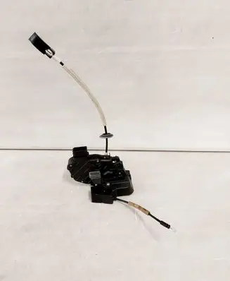 Land Rover Range Rover Sport L320 Rear door lock FQM000155