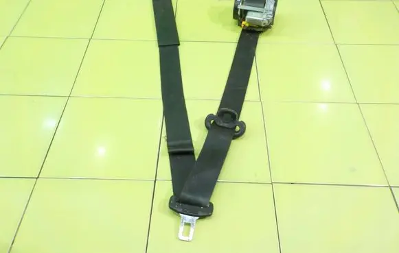 Opel Combo D Front seatbelt 735584042 BEZPIECZENSTWA