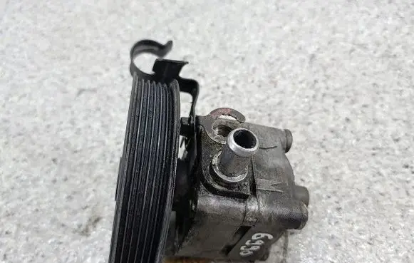 Volvo V70 Power steering pump 7611332112ZF