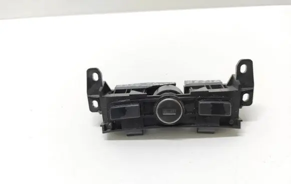 BMW 7 E65 E66 Tailgate/trunk/boot lock/catch/latch 81430
