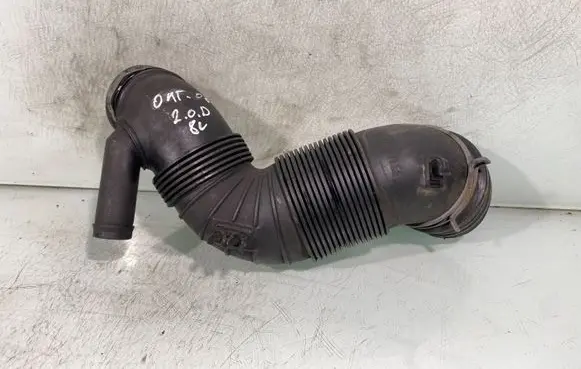 Skoda Octavia Mk2 (1Z) Air intake hose/pipe 3c0129654