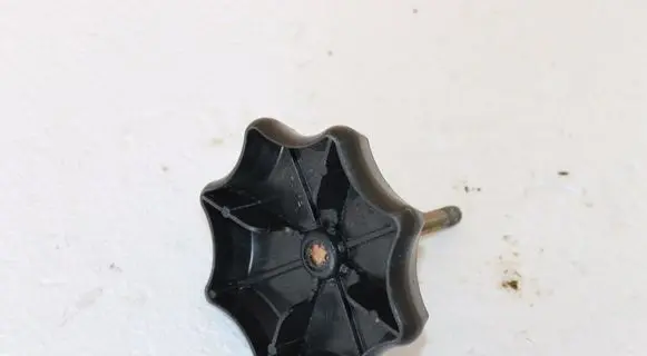Volkswagen Golf IV Spare wheel bolt 1J0803899K