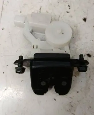 Nissan Pulsar Tailgate/trunk/boot lock/catch/latch