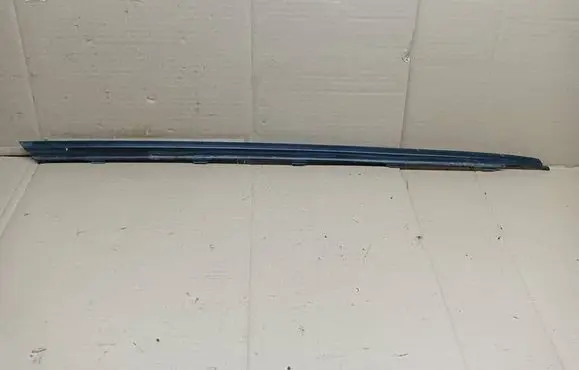 Windshield trim