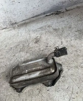 Toyota Corolla Verso AR10 Engine oil radiator 152100R010