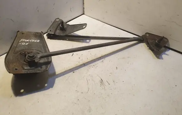 Front wiper linkage and motor
