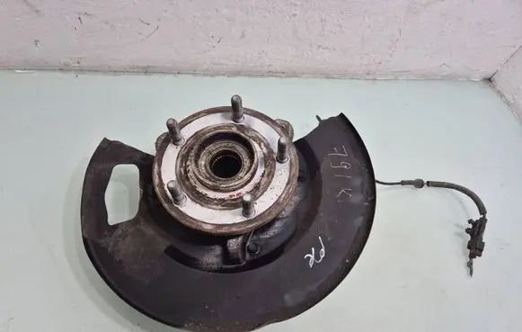 Dodge Grand Caravan Front wheel hub 