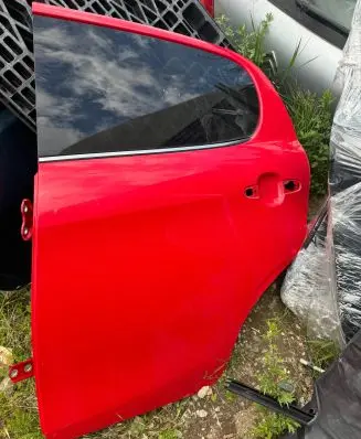 Peugeot 108 Rear door