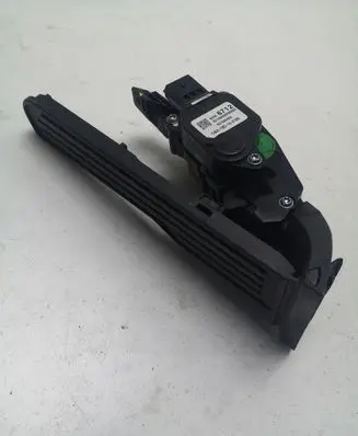 Chevrolet Camaro Accelerator throttle pedal 84366712