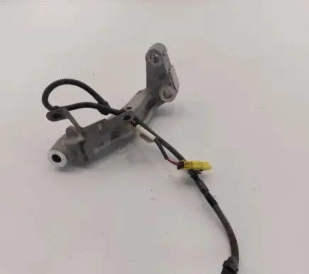 Peugeot 3008 II Engine mounting bracket S0424A