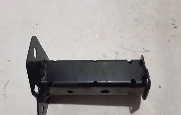 Renault Clio V Front bumper shock/impact absorber 561118579R