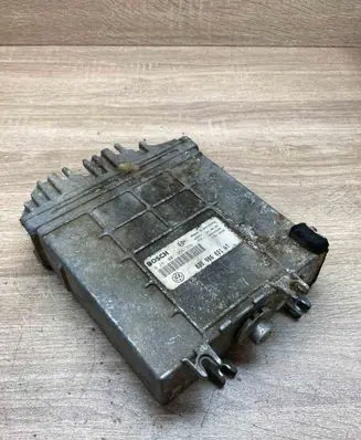 Volkswagen PASSAT B4 Engine control unit/module ECU 028906021AT 0281001368