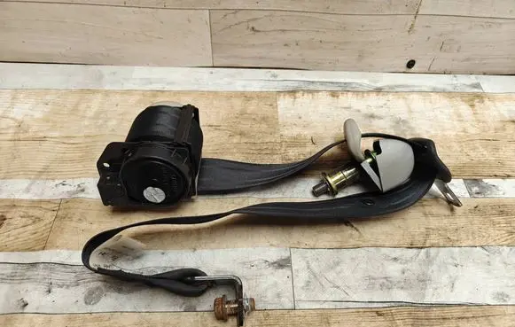 Mazda 5 Rear seatbelt 0434089