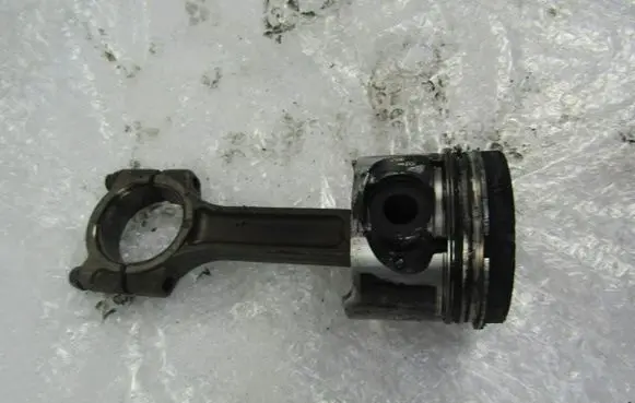 Nissan Micra Piston 