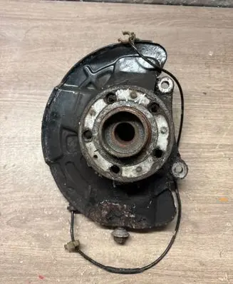 Volvo V70 Front wheel hub spindle knuckle 9461844