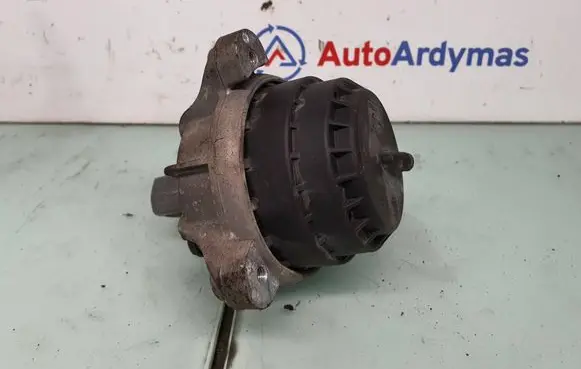 Engine mount bracket