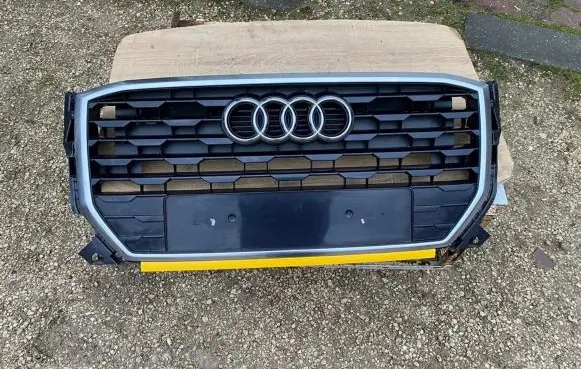 Audi Q2 - Front grill 81A853651