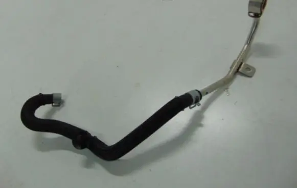 Engine coolant pipe/hose